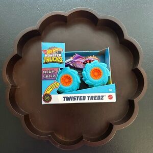 Hot Wheels Monster Trucks Twisted Tredz ~ MegaWrex